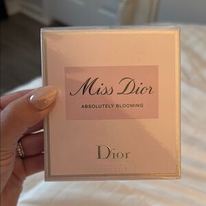 Dior Miss Absolutely Blooming Perfume in Pink Box